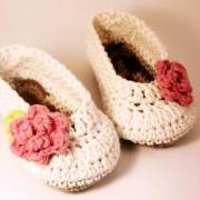 Antique Ivory Ballet style crochet Booties with pink rose, Slippers